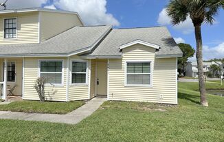 Quaint 2BR/2BA Citrus Park End Unit Condo in Hampton Park