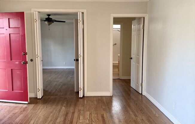 4bed/2bath  Encino home in quiet friendly neighborhood--Large yard Pets welcome