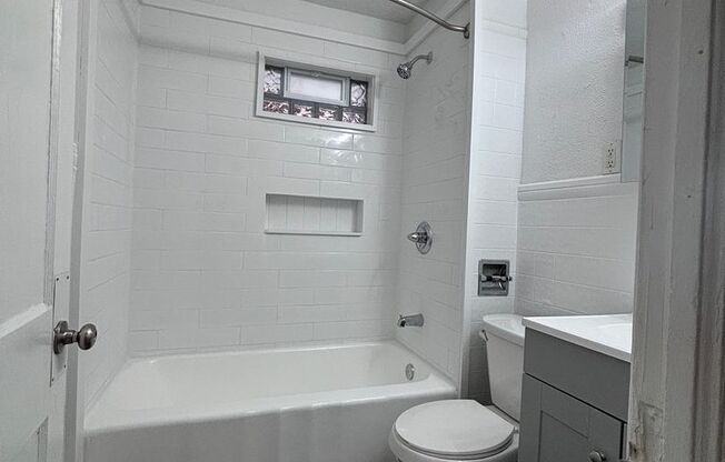 3 beds, 1 bath, $1,650