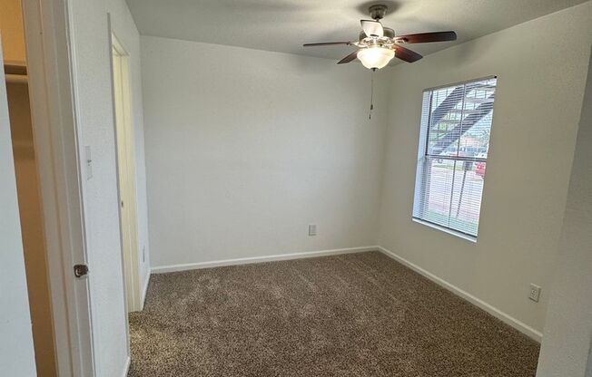 1 bed, 1 bath, 451 sqft, $1,050, Unit 413