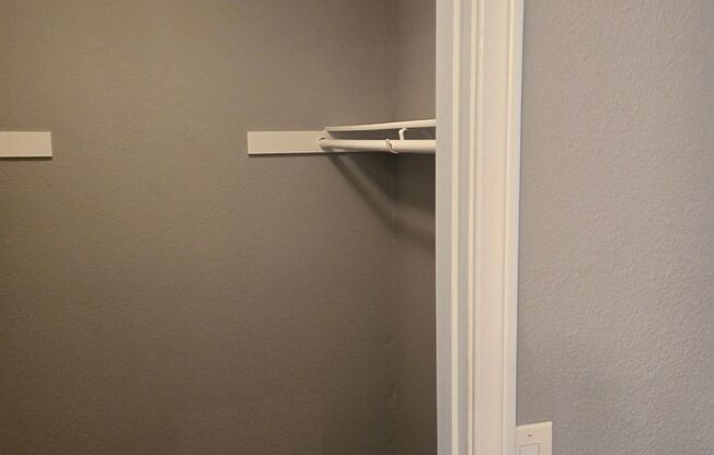 2 beds, 1 bath, $2,100, Unit UNIT 37