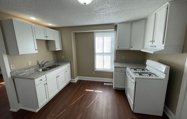 2 beds, 1 bath, $1,495