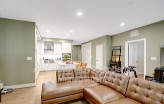 635 SLATERS LN