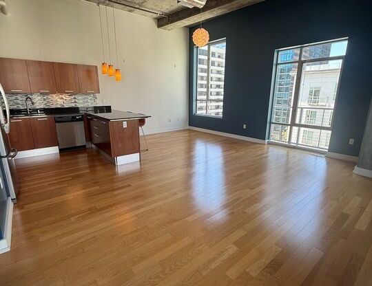 1 bed, 1 bath, 820 sqft, $2,950, Unit 731