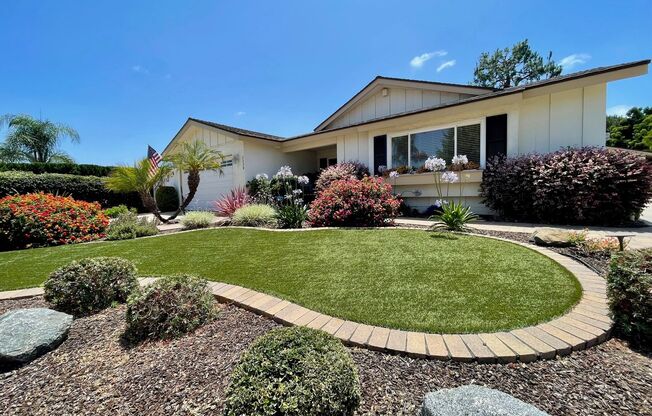 Gorgeous 4 Bedroom 2 Bathroom Home in Bonita!