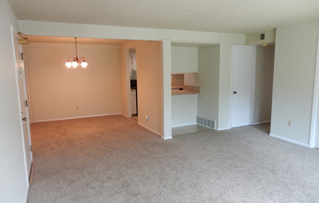 LOVELY spacious 2 bed/2 bath Westminster condo - Available Now!
