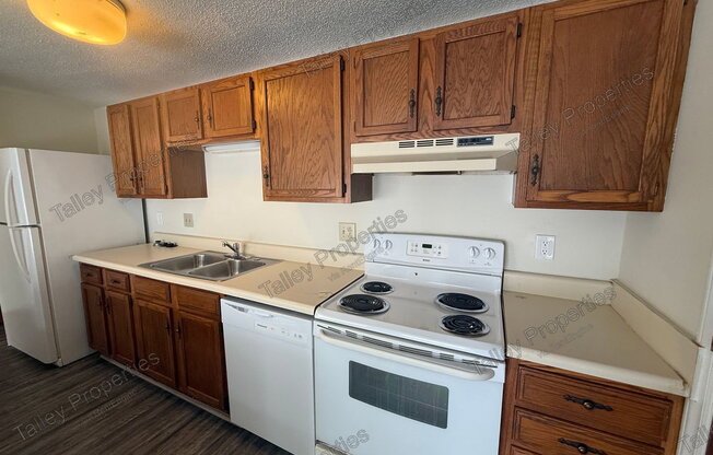 2 beds, 2 baths, 900 sqft, $1,249, Unit H