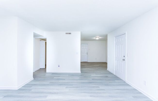 3 beds, 2 baths, 1,250 sqft, $1,725, Unit 3