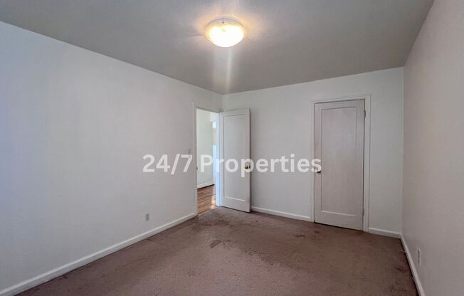 2 beds, 1 bath, $2,595