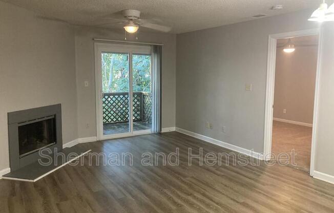 214 CMNS DR