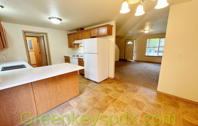 Beautiful and Spacious 4 Bedroom, 2.5-bath House in Popular North Portland