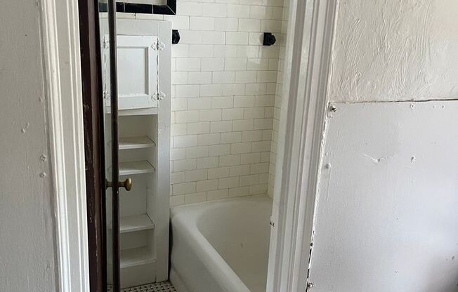 Studio, 1 bath, 500 sqft, $740, Unit Unit 212