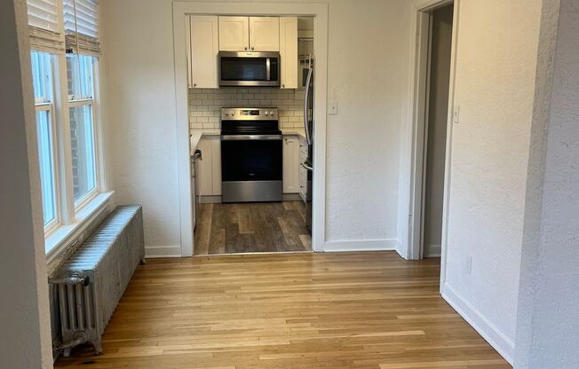 1 bed, 1 bath, 693 sqft, $2,195, Unit 1