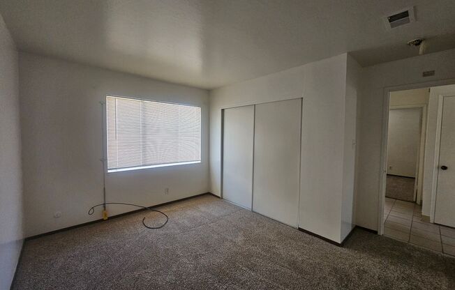 2 beds, 1 bath, 950 sqft, $2,375, Unit 4831 Overend Ave