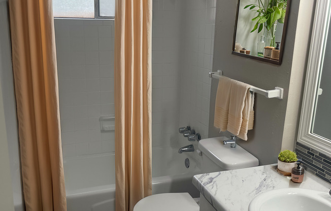 2 beds, 1 bath, 715 sqft, $1,450, Unit 4520-105