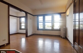 816 W Waveland Ave