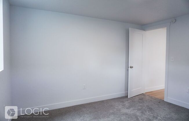 2 beds, 1 bath, 998 sqft, $1,350