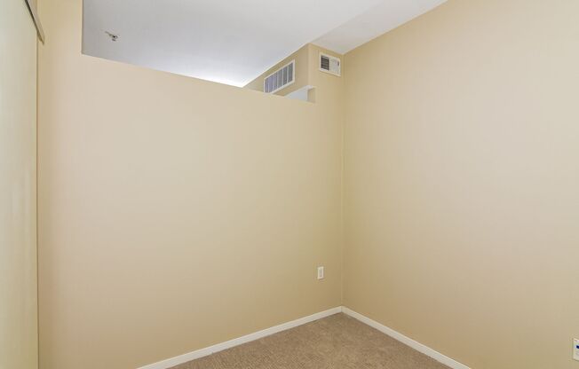 Studio, 1 bath, 555 sqft, $1,499, Unit 136