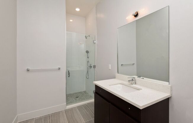 2 beds, 2 baths, 862 sqft, $3,000, Unit 213