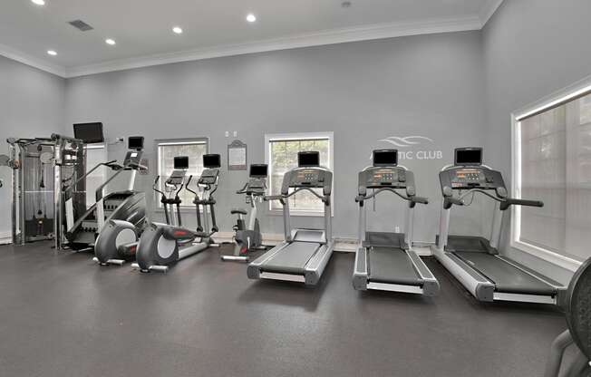 Fitness Center with Cardio Machines | Floresta