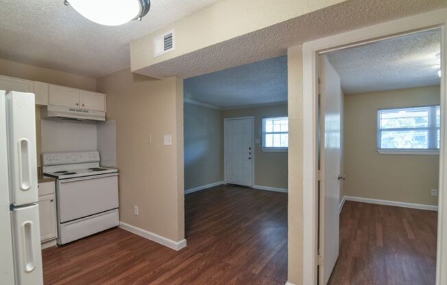 1 bed, 1 bath, 525 sqft, $699, Unit 112B