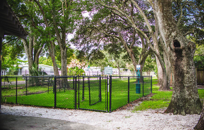 Dog Park at Fernwood Grove Apartments, Florida