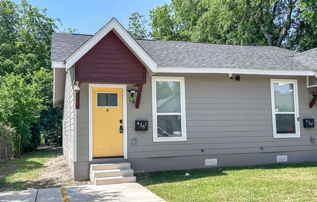Newly Renovated 2-Bedroom Duplex Near Downtown!