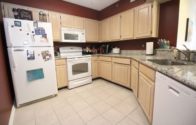 2 beds, 2 baths, $2,995, Unit APARTMENT 312