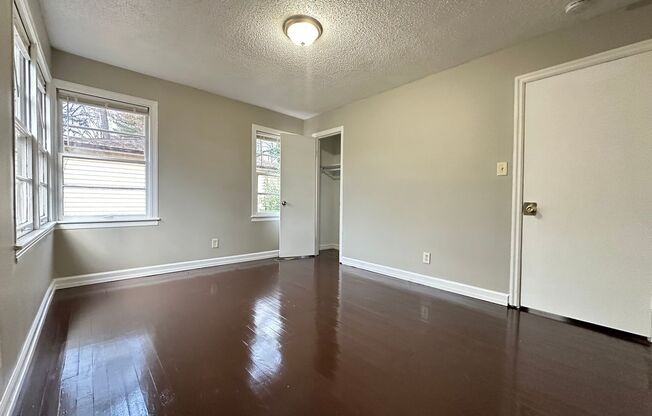 3 beds, 1 bath, $1,195