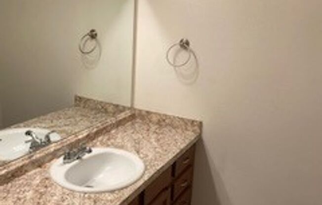 2 beds, 1 bath, $2,100, Unit 15