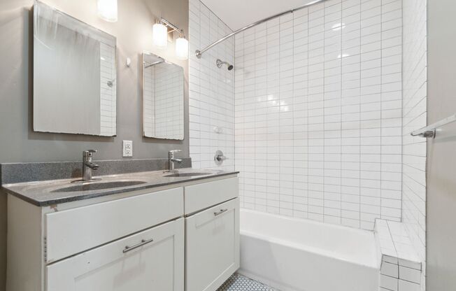 3 beds, 1 bath, 800 sqft, $1,400, Unit Unit 402