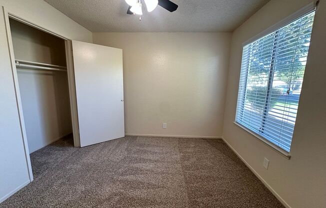 2 beds, 1 bath, 904 sqft, $1,600, Unit 204B