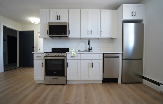 740 E 7 ST 