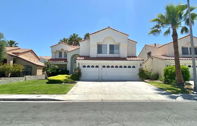 Great location house in Green Valley