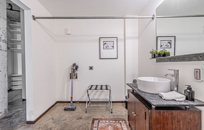 Studio, 1 bath, $1,799, Unit APT 914