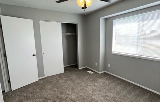 2 beds, 1.5 baths, 916 sqft, $1,090, Unit 10014-5