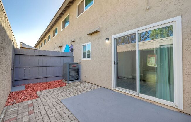 3 beds, 1.5 baths, $2,995, Unit 12