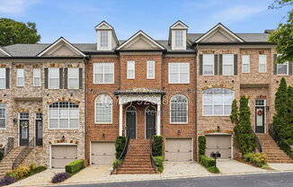 2673 RIVERS EDGE DR NE