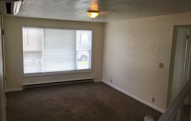 2 beds, 2 baths, $1,400, Unit 1410 Tyler St