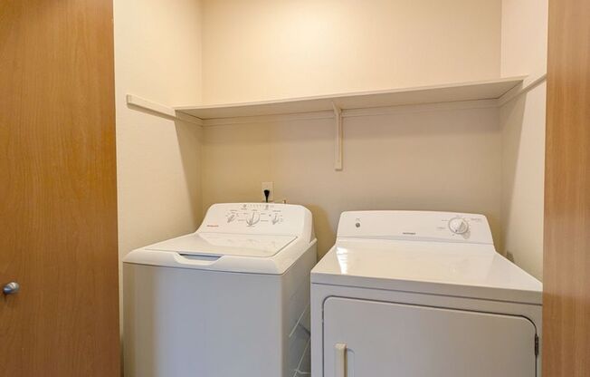 2 beds, 2 baths, 994 sqft, $1,475, Unit E101