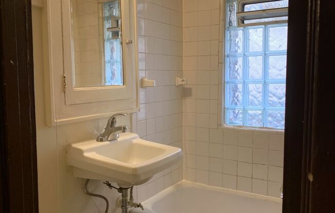 Studio, 1 bath, $775, Unit 205