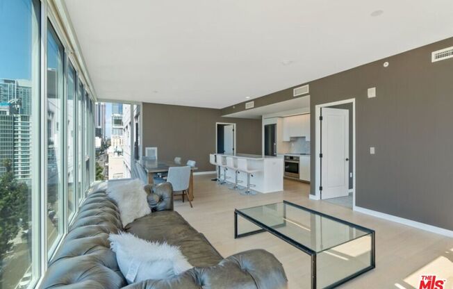 2 beds, 2 baths, 1,300 sqft, $4,300, Unit 1001