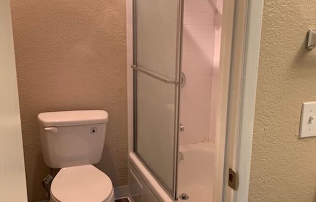 1 bed, 1 bath, 660 sqft, $1,520, Unit 115