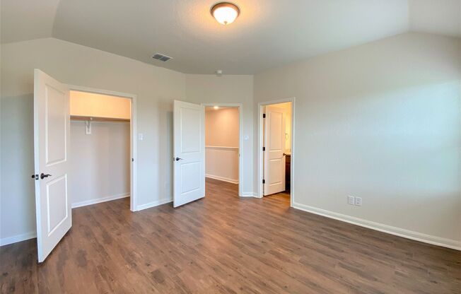 3 beds, 2.5 baths, $1,445, Unit 7514 Astro Field Unit 102