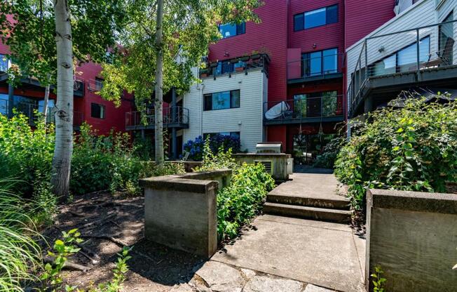 820 NW NAITO PKWY