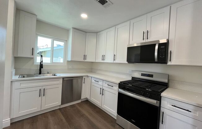 Upgraded West Hills 3+2, READY FOR MOVE-IN!