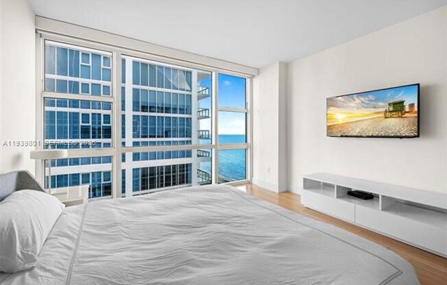2 beds, 2 baths, 993 sqft, $7,500, Unit 6801 Collins Ave appt 1409