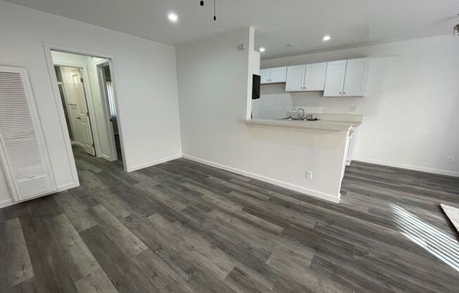 1 bed, 1 bath, 900 sqft, $1,975, Unit 3