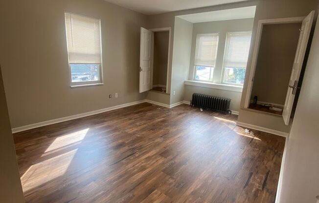 2 beds, 1 bath, $1,350, Unit #302 (8)