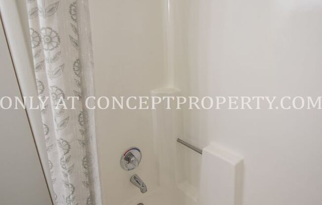 2 beds, 1 bath, 810 sqft, $1,325, Unit 75